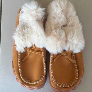 Women's Cozy Tan Moccasins with Fur Lining